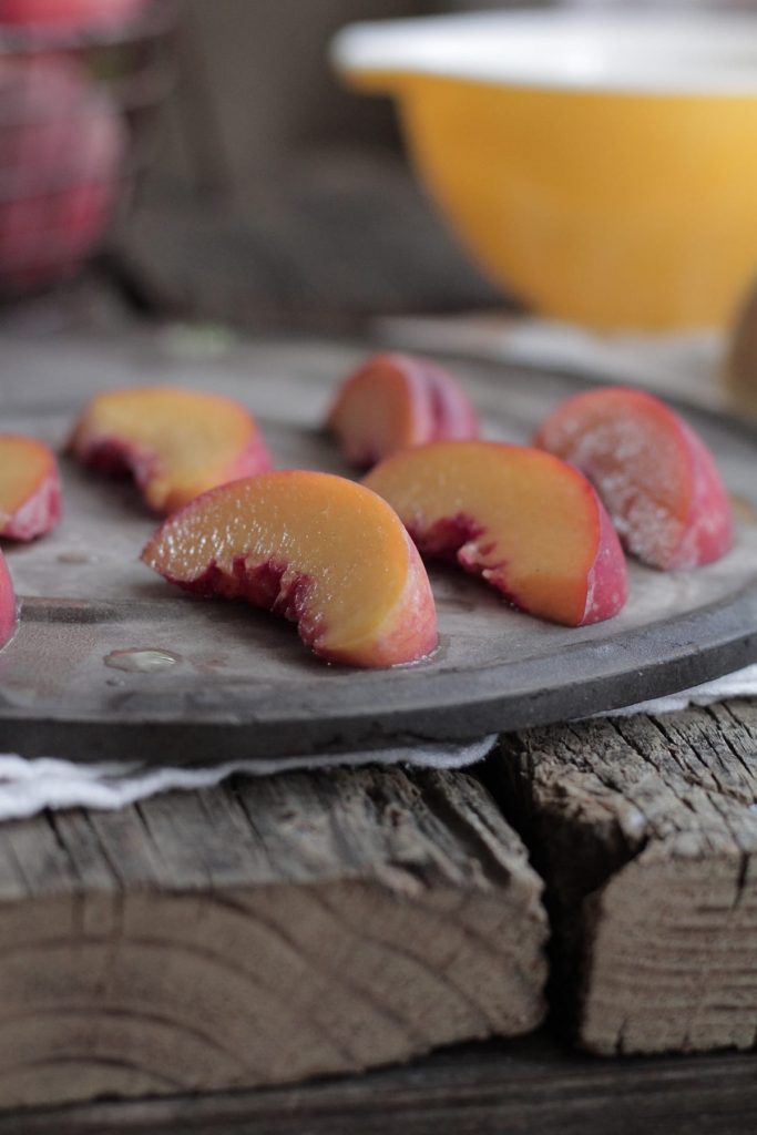 How to freeze peaches the easy way. This easy method only takes minutes to freeze pounds of peaches. Learn how to freeze peaches and use them.