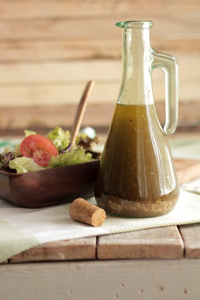 The BEST homemade vinaigrette salad dressing recipe