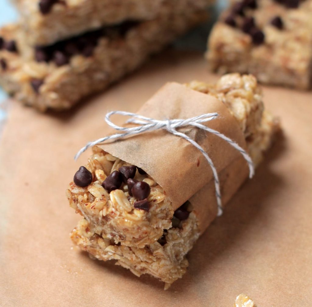 The Best NO-BAKE Granola bars! So easy, real food ingredients, and kid-friendly!