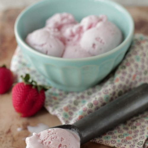 homemade-strawberry-ice-cream