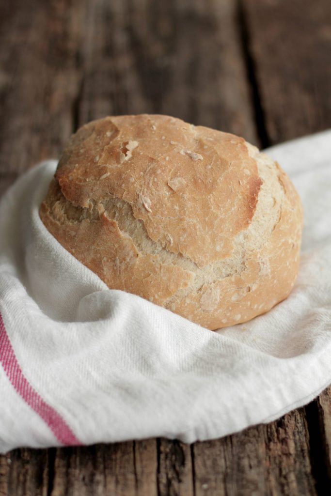 The easiest, tastiest bread you'll ever make!! Homemade Crusty Bakery Bread
