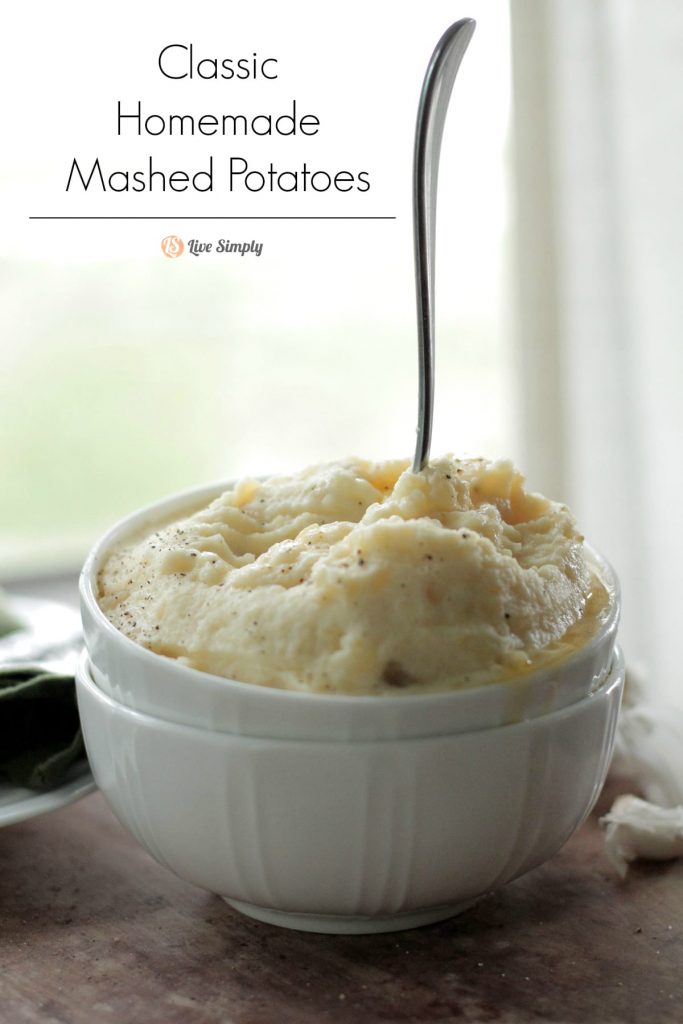 The very best homemade mashed potato recipe. No processed ingredients or boxes, all real ingredients!!