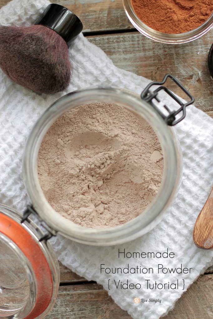 Forget expensive store-bought foundation powder when you can make your own at home with ingredients in your kitchen. 