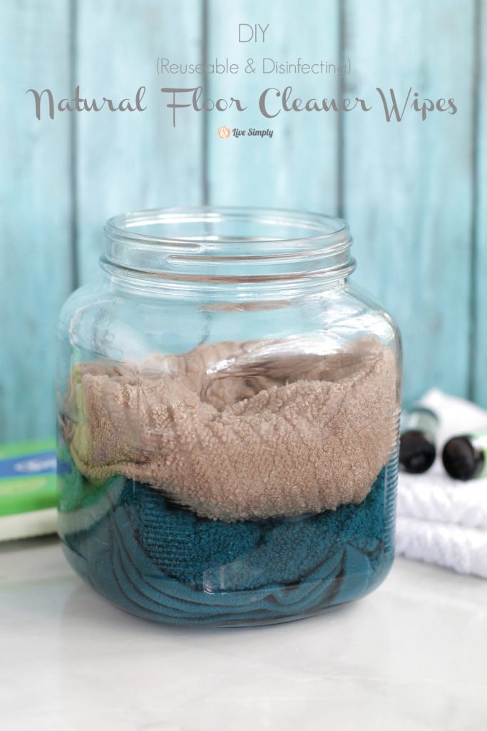 WOAH! DIY natural floor cleaner wipes made for a Swiffer! Only a few natural ingredients!