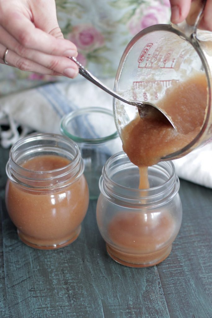 How to make THE best slow-cooker homemade applesauce. Easy peasy in the crockpot!