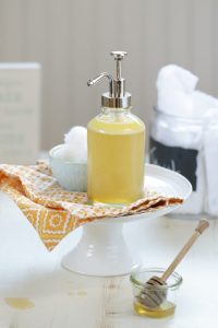 A super easy DIY homemade honey face wash that works to heal and cleanse skin. Only three ingredients!!