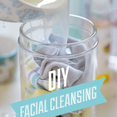 DIY Facial Cleansing Wipes: The simple way to clean your face and remove make-up naturally! Reusable, affordable, and all-natural!