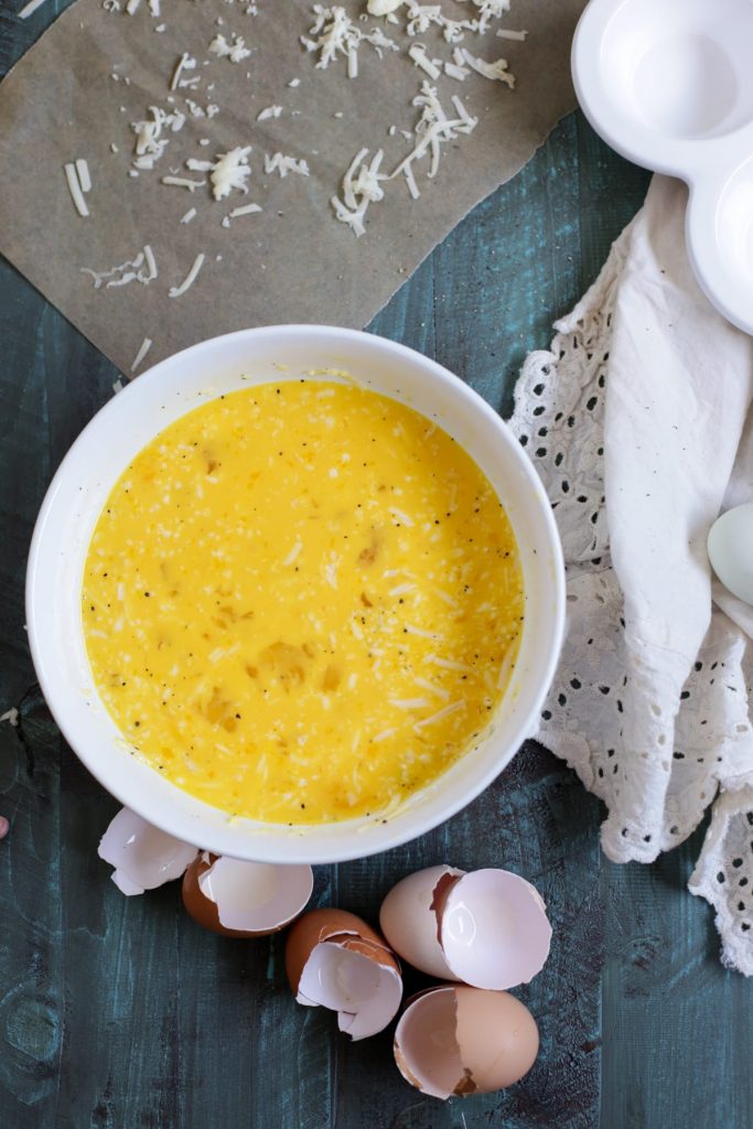 Homemade bacon, egg, and cheese biscuits made with real food! Zero boxed or processed food ingredients. Plus, these sandwiches can be made in advance and frozen for later. The perfect busy breakfast meal.