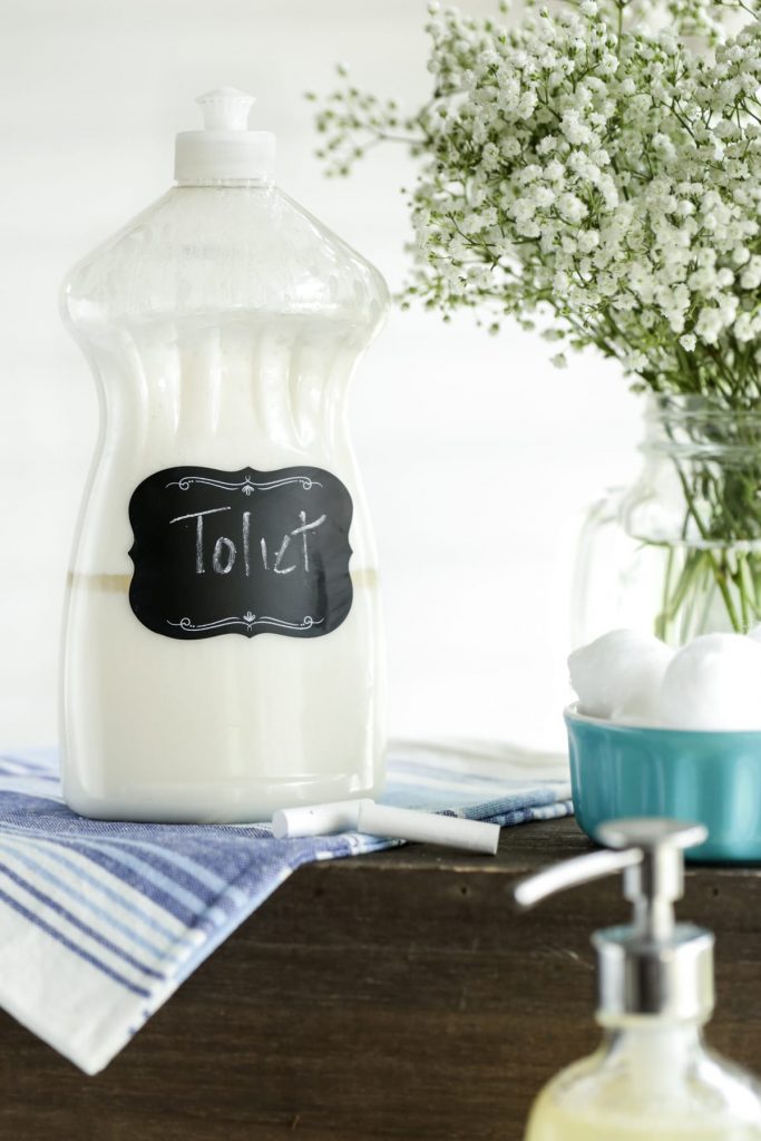 DIY Toilet Bowl Cleaner: A simple, all natural solution!