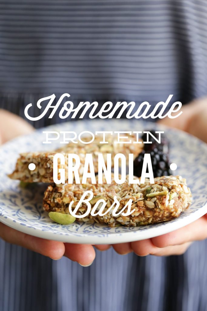 Homemade Protein Granola Bars! No refined sugar or fake ingredients. 100% healthy ingredients and natural sweeteners. Kid-friendly! Perfect for a quick breakfast or hearty snack. Freeze extra bars for busy days!