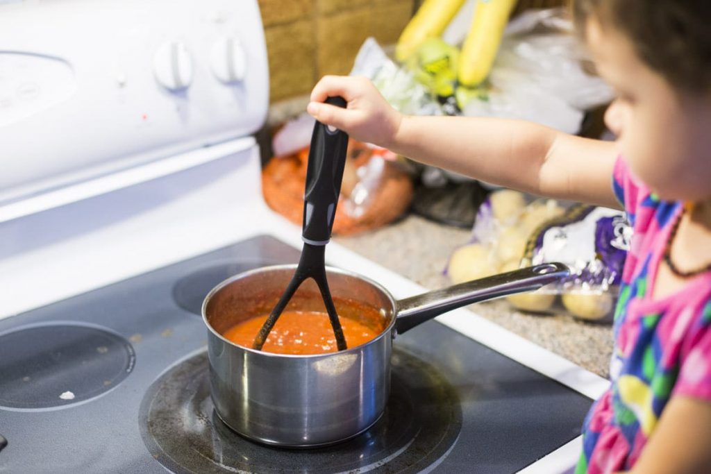 Fresh homemade ketchup without the nasty ingredients or processed sugar! Just place the ingredients in the pan, cook, and blend!