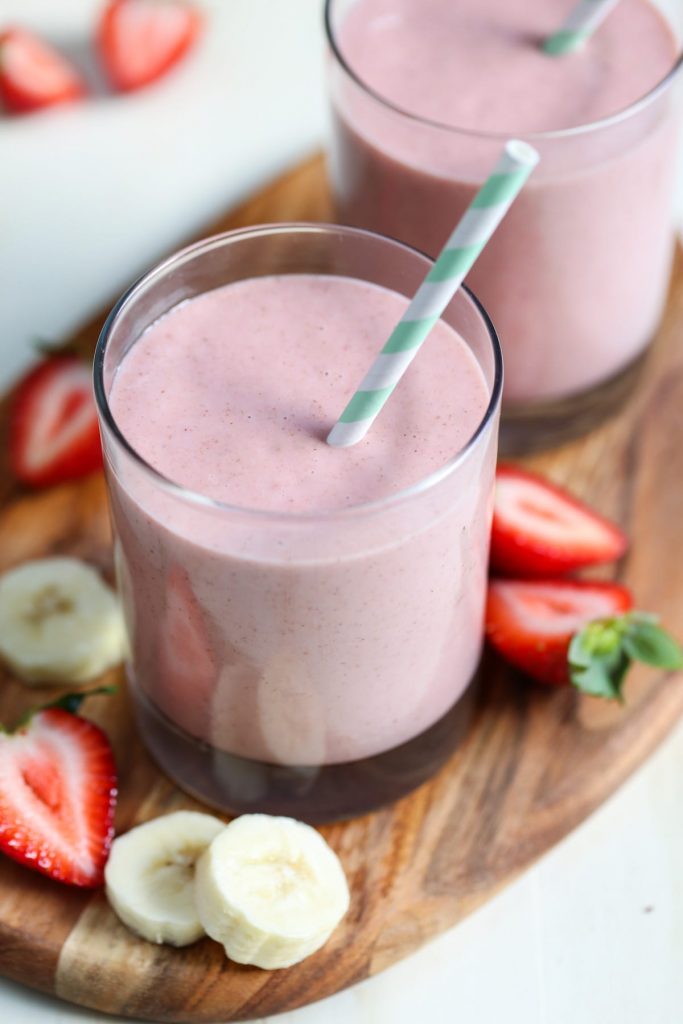 Peanut Butter and Jelly Smoothie: A healthy morning smoothie for the whole family! Made with fresh fruit, a natural sweetener, and nut butter for protein.