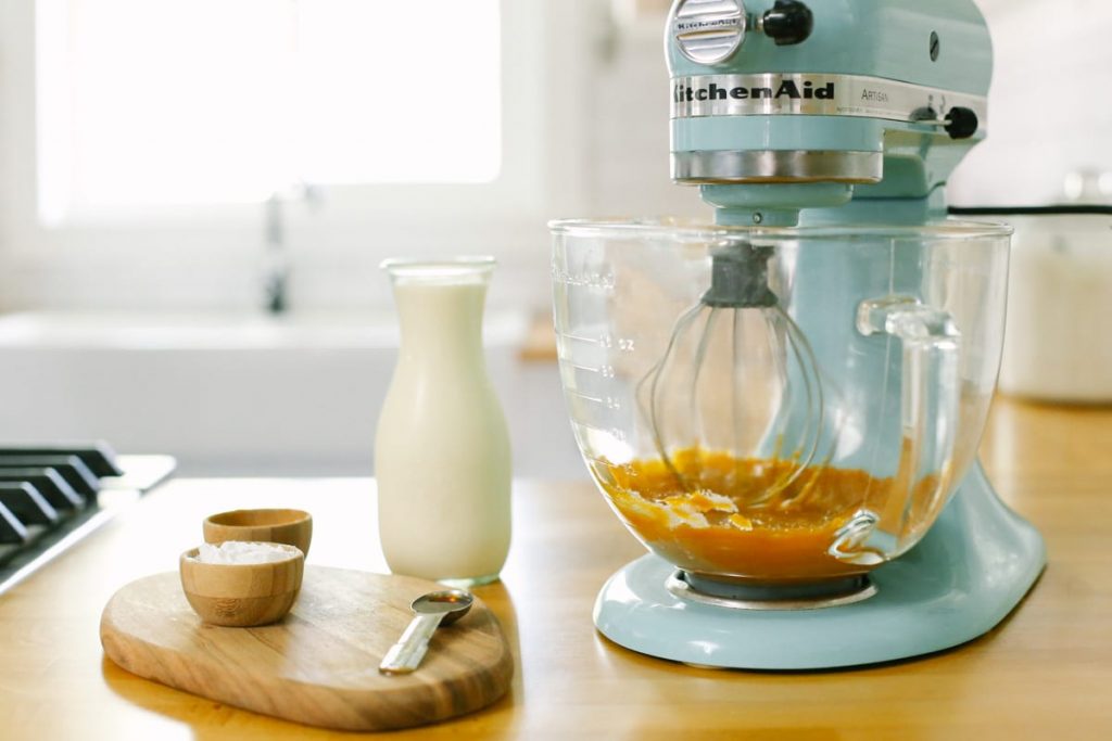 Pumpkin Pie Ice Cream... a great way to send off summer and welcome the amazing tastes of fall!