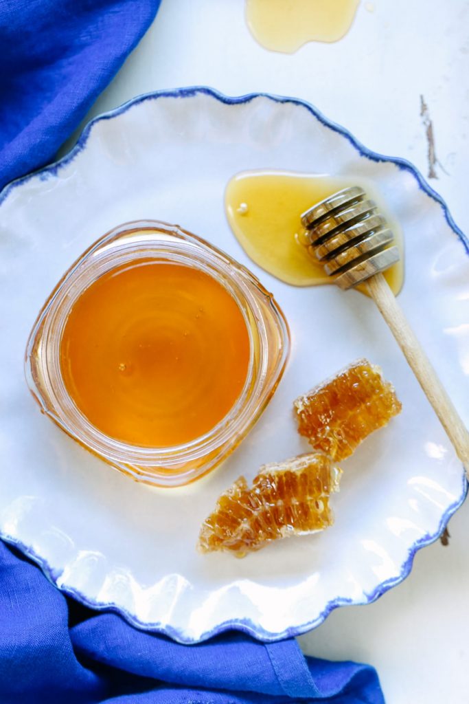 Homemade Honey and Aloe Facial Cleanser. This is super easy to make. So easy you’ll only need three ingredients, and zero fancy tools!