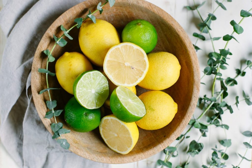 Hoe maak je zelfgemaakte allesreiniger: 2 manieren. Deze zijn zo gemakkelijk, slechts drie ingrediënten. Bovendien werkt het op vrijwel alles.