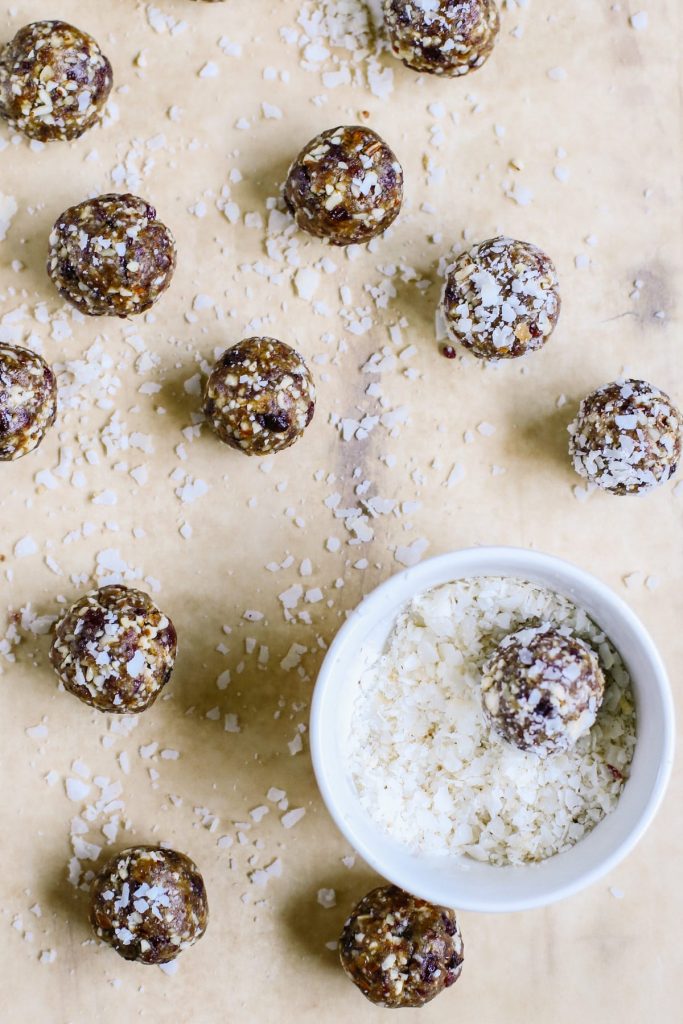 10-Minute No-Bake Snack Bites: Easy, healthy homemade snacks! Packed full of great nutrients for big and little bodies.