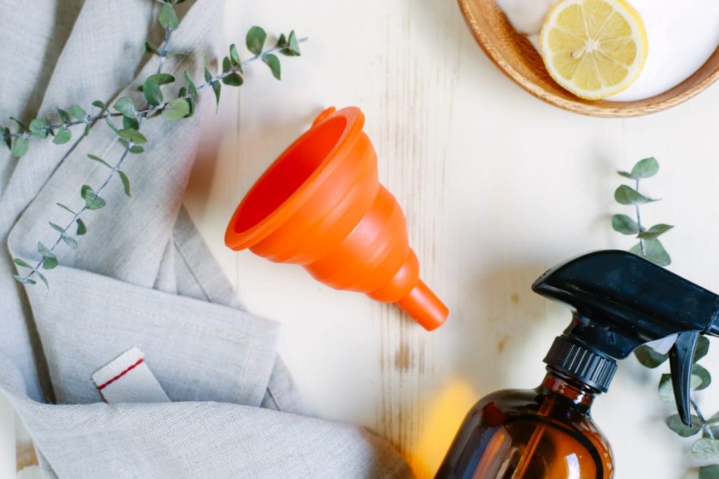 10 Must Have Tools To Clean Your Entire House Naturally Live Simply 