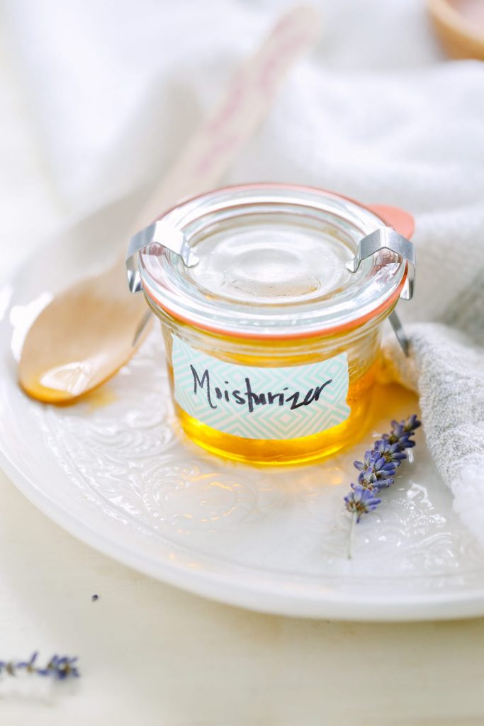 An easy two ingredient moisturizer made with nourishing oils. Plus, options for finding a moisturizer that works for your skin!