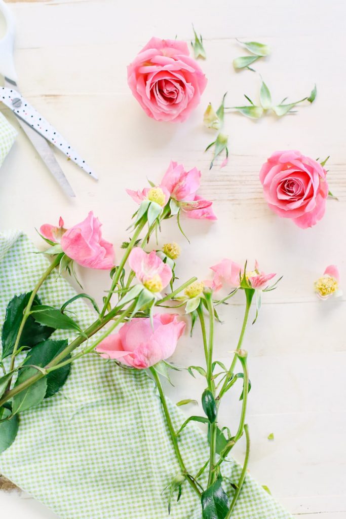 How to make rosewater and rosewater facial toner. This homemade skin toner is so easy to make at home! Soothing and refreshing for the skin.