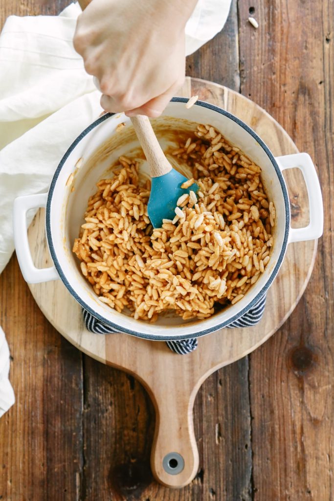 I CAN'T stop eating these crispy rice treats! Sooo good! Plus, they are made with 100% natural ingredients: puffed brown rice, honey, nut butter, butter, and vanilla extract. That's it! No bake, too.