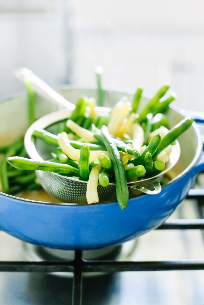 These are simply the BEST green beans EVAH! So simple and easy like dinner should be!
