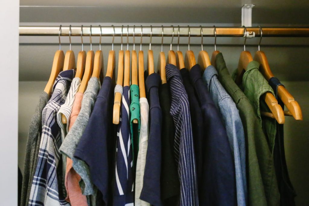 My Capsule Wardrobe Experience (Five Months Later). Want to know what it's like to switch from a closet full of clothes to only 30 pieces? I share my experience: was it a failure or a major success?