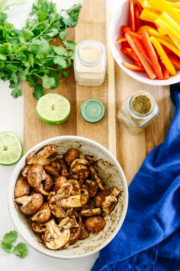 These Quick and Easy Vegetarian Fajitas are husband friendly, kid friendly and mom friendly. And all of that ready in 20 minutes!