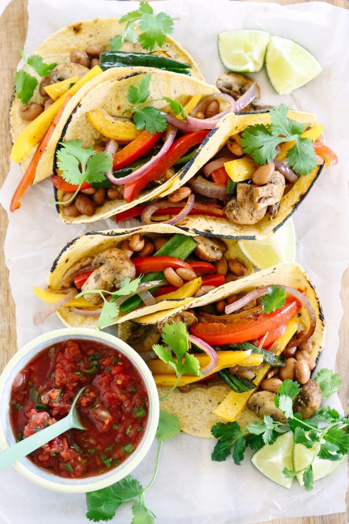 These Quick and Easy Vegetarian Fajitas are husband friendly, kid friendly and mom friendly. And all of that ready in 20 minutes!