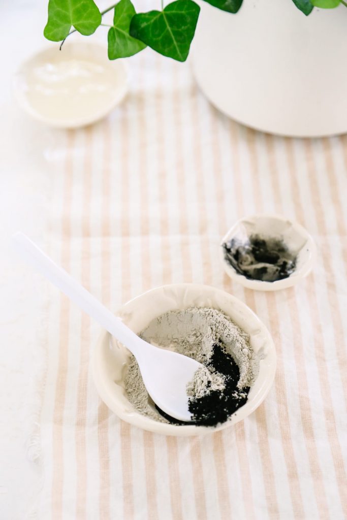 Draw out the unwanted dirt and oils on your face with this soothing and cleansing charcoal face mask! Seriously, this mask is amazing!