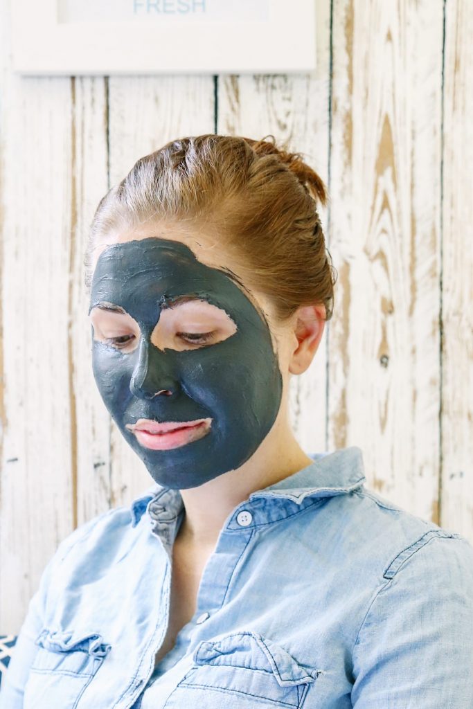 Draw out the unwanted dirt and oils on your face with this soothing and cleansing charcoal face mask! Seriously, this mask is amazing!