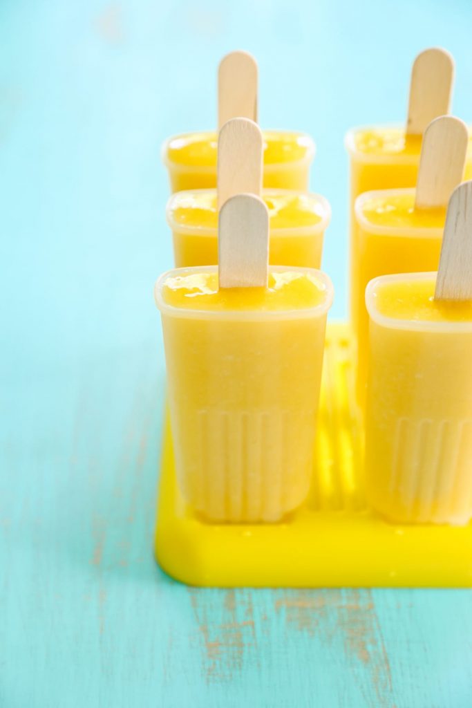 Yum! Seriously love these homemade popsicles. So easy to make, and they're so refreshing in the summer heat. Natural electrolyte popsicles.