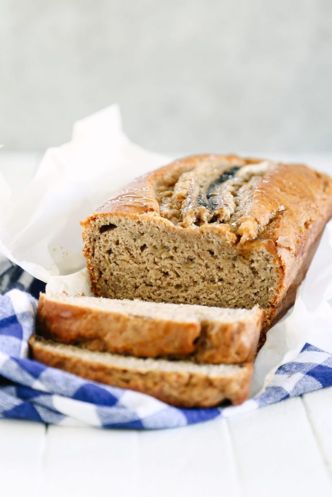 Seriously the best banana bread I've ever made. So yummy, and it's made with 100% real ingredients: whole grains and natural sweeteners (maple syrup and banana).