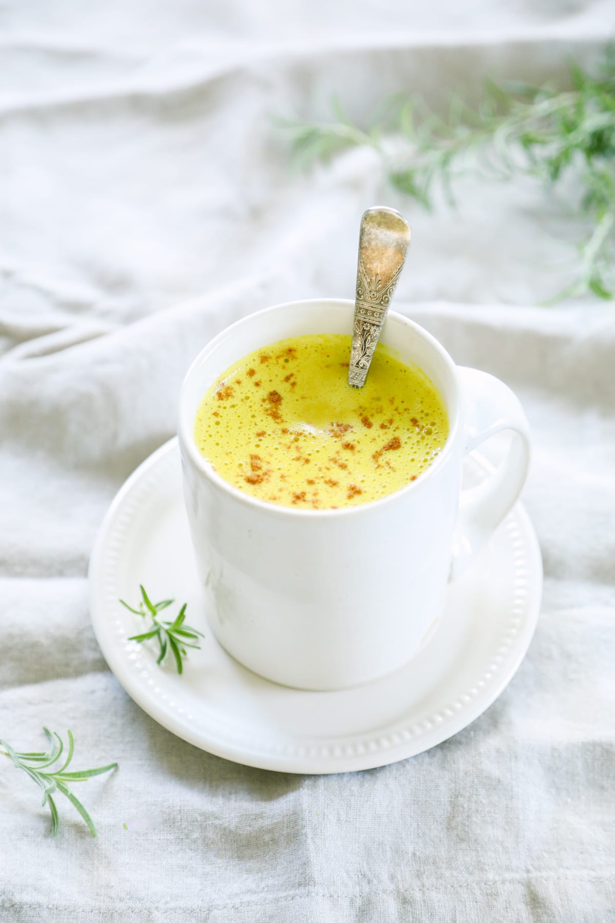 Lait d'or au curcuma (Golden Milk Latte) - Dash of Honey