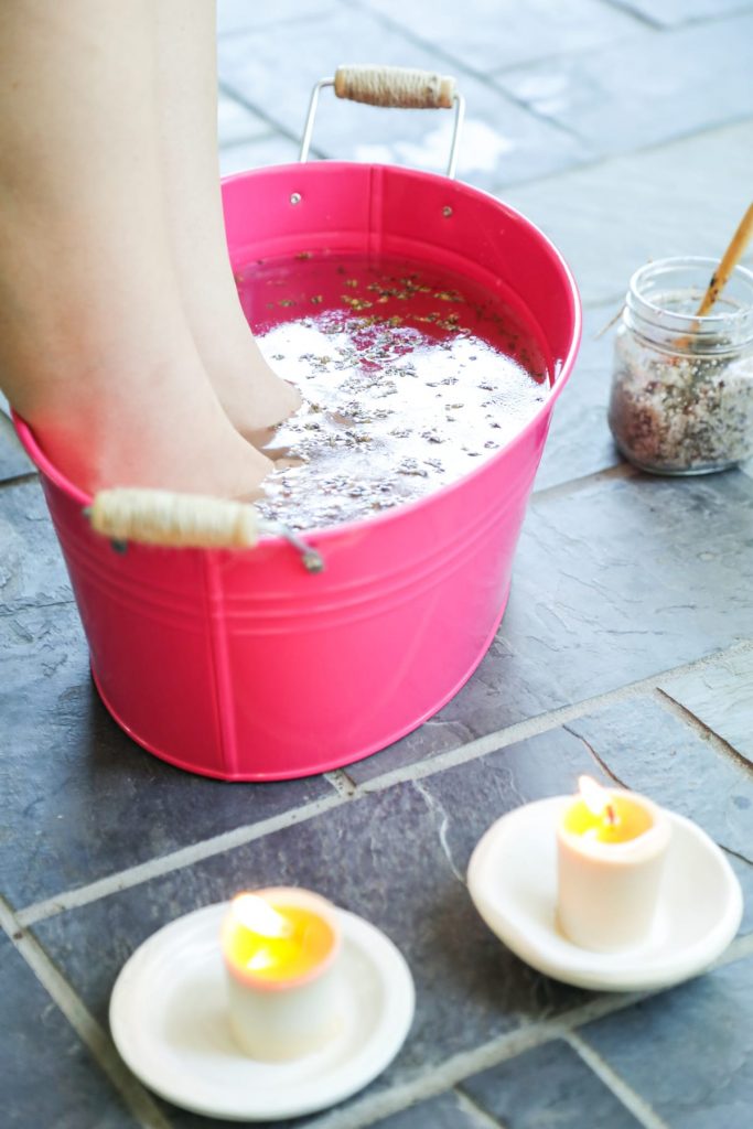 A relaxing floral foot soak to help soften, deodorize, and soothe the feet. Easy, inexpensive, and 100% relaxing!