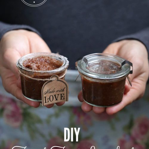 DIY Lip and Hand Scrub: French Toast Style! This stuff is amazing on lips and hands, soothing and moisturizing!!