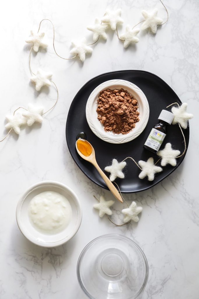 A seasonal face mask made with cacao powder, yogurt, and honey. A hydrating and exfoliating mask that's rich in antioxidants. #diy #homemade #beauty