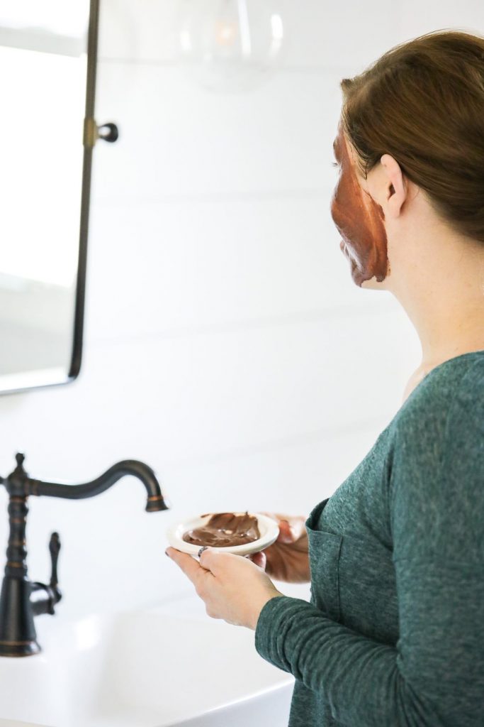 A seasonal face mask made with cacao powder, yogurt, and honey. A hydrating and exfoliating mask that's rich in antioxidants. #diy #homemade #beauty