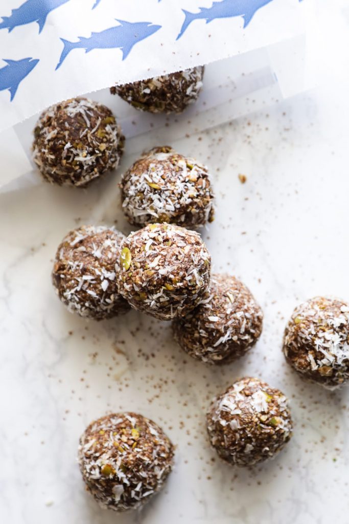 These Chocolate Pumpkin Seed Bliss Bites are the perfect prep ahead snack or dessert option! They are awesome for the kids' lunchbox!