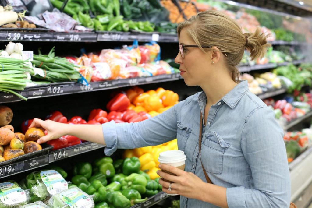 Si vous vous sentez légèrement submergé par l'idée de passer des aliments transformés à un mode de vie d'aliments réels, l'épisode de podcast d'aujourd'hui est pour vous.