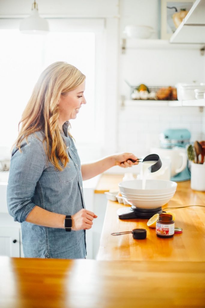 An easy, one-bowl, no-knead cinnamon roll recipe made with ancient einkorn flour.