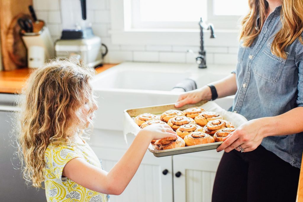 (No Knead) Homemade Einkorn Cinnamon Rolls