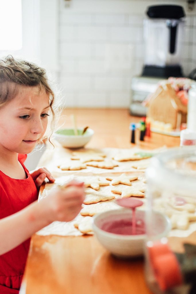 decorating sugar cookies