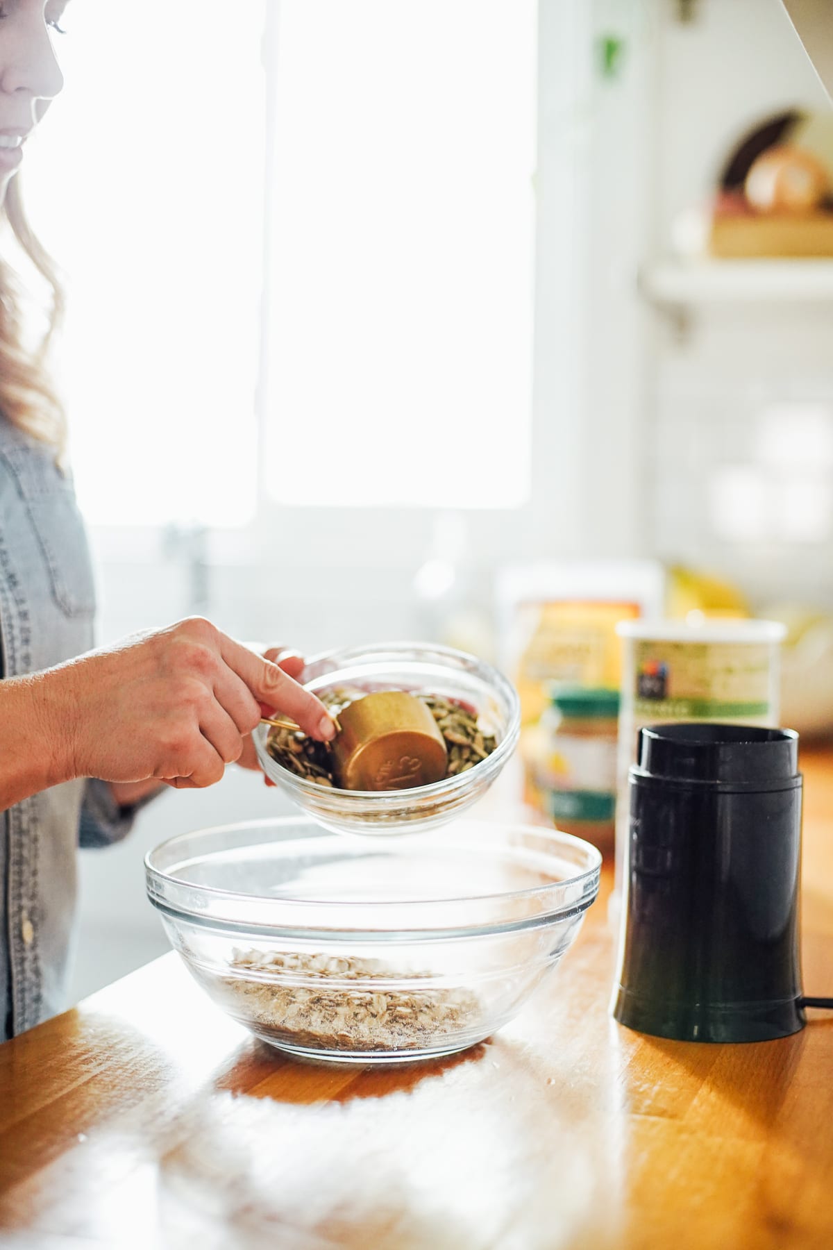 adding pumpkin seeds to oats to make energy bites