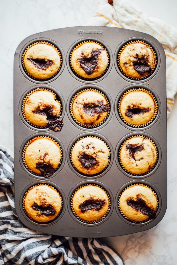 einkorn muffins baked and cooling