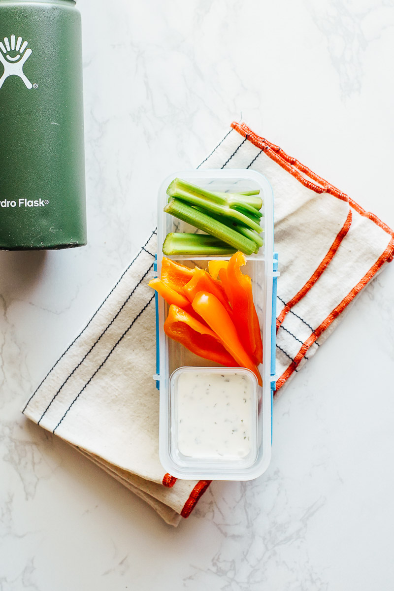 🌊🌴 🥥 Summer essentials: easy and nutritious on-the-go-snacks for those  summer beach days. photo via: @cnmitch