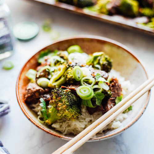 Cooked beef, broccoli, and rice in a bowl.
