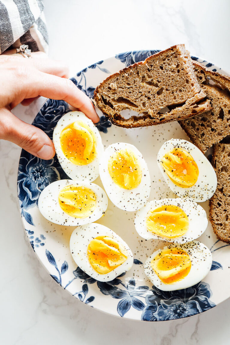 Harboiled eggs on a plate
