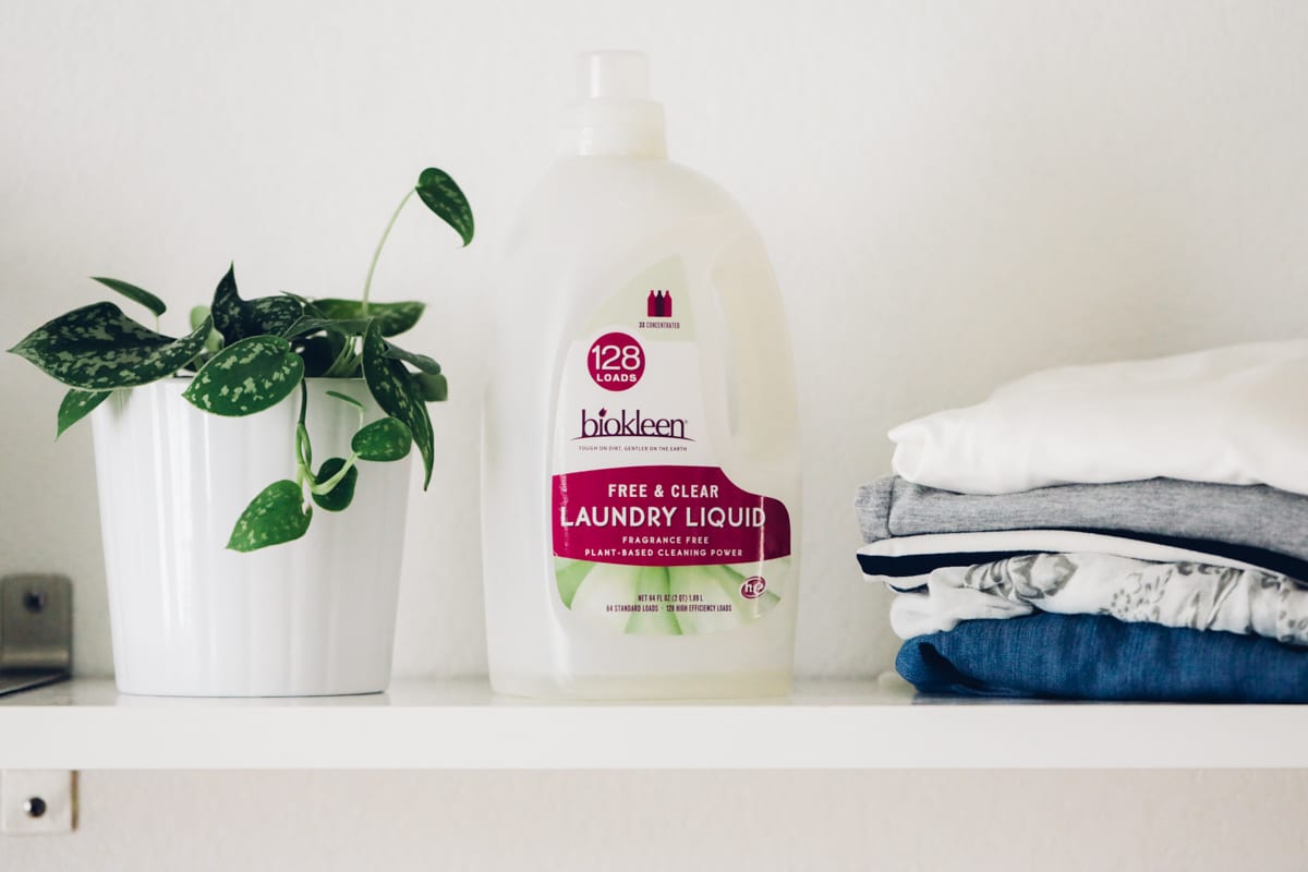 14 Best Natural and Non-Toxic Laundry Detergents - Live Simply